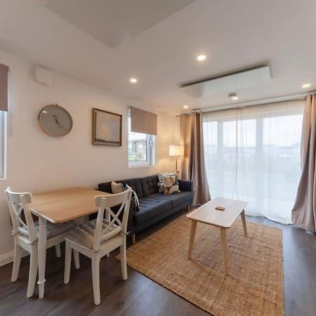 Contemporary 1 Bedroom Apartment In Ashford 애슈퍼드 외부 사진