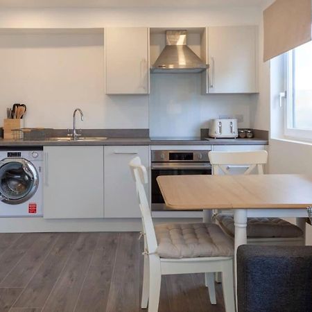 Contemporary 1 Bedroom Apartment In Ashford 애슈퍼드 외부 사진