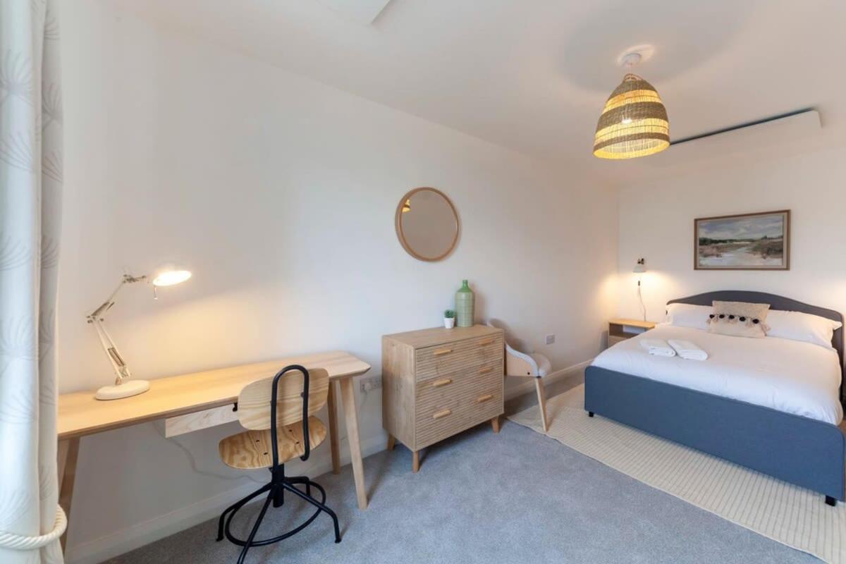 Contemporary 1 Bedroom Apartment In Ashford 애슈퍼드 외부 사진